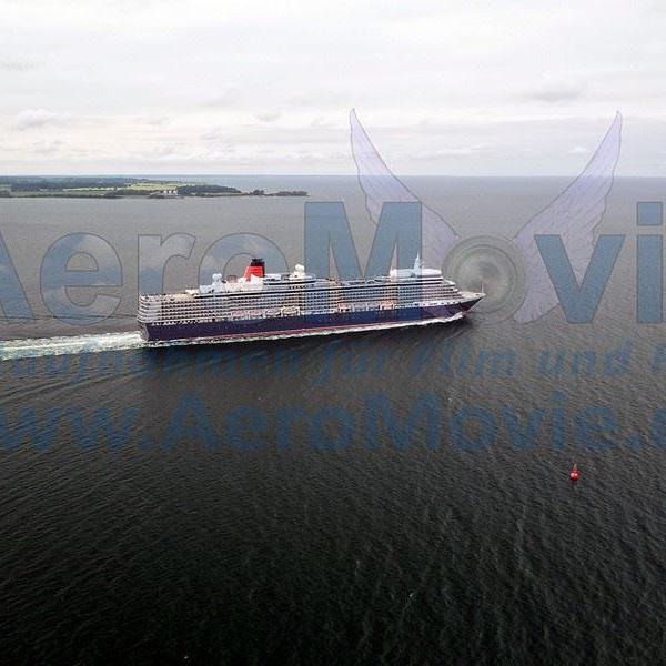 Queen Elizabeth Kiel AeroMovie