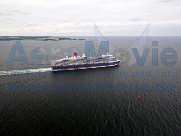 Queen Elizabeth Kiel AeroMovie