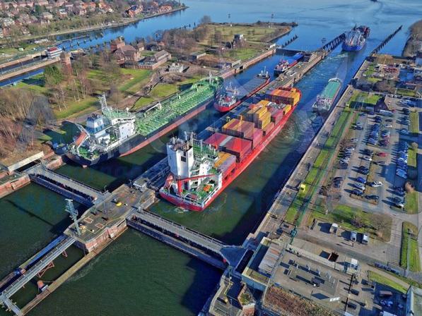 Schleuse Holtenau Kiel Nord-Ostsee Kanal AeroMovie