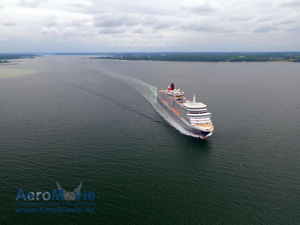 Luftbilder Kreuzfahrtschiff Queen Elizabeth